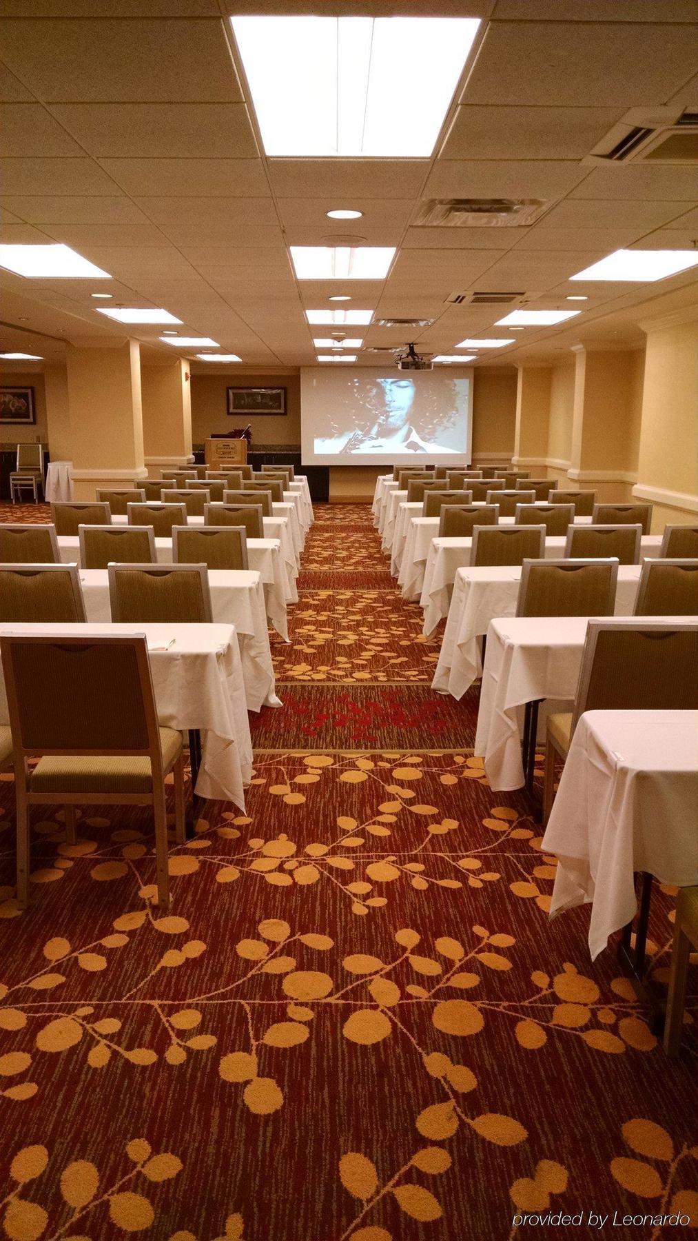Hotel Courtyard By Marriott Chevy Chase 3*