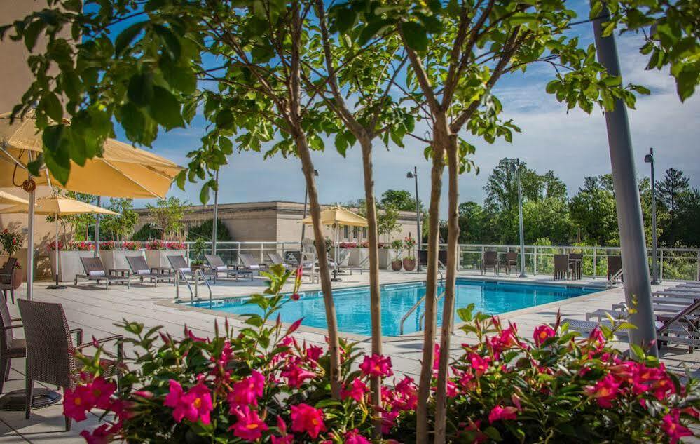 Hotel Courtyard By Marriott Chevy Chase 3*