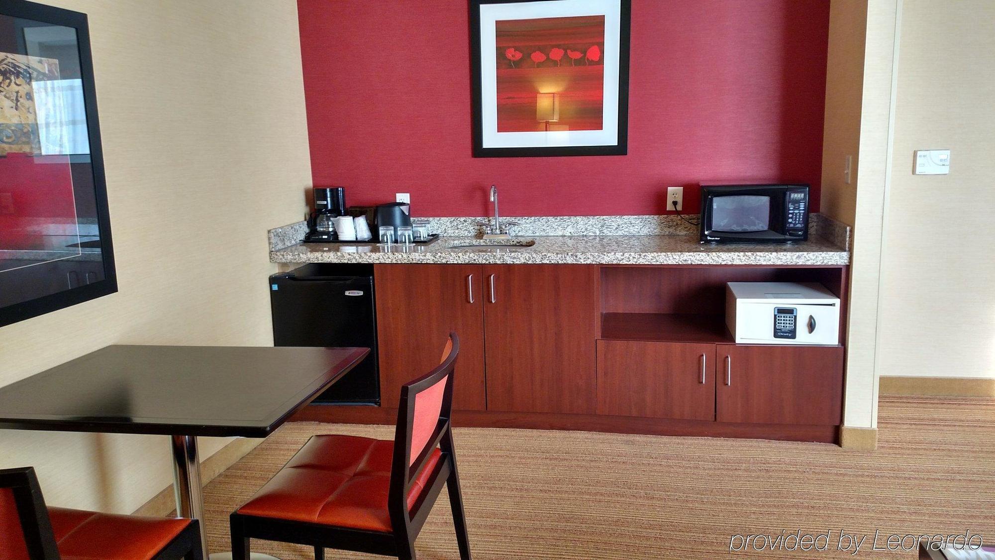 Courtyard By Marriott Chevy Chase
