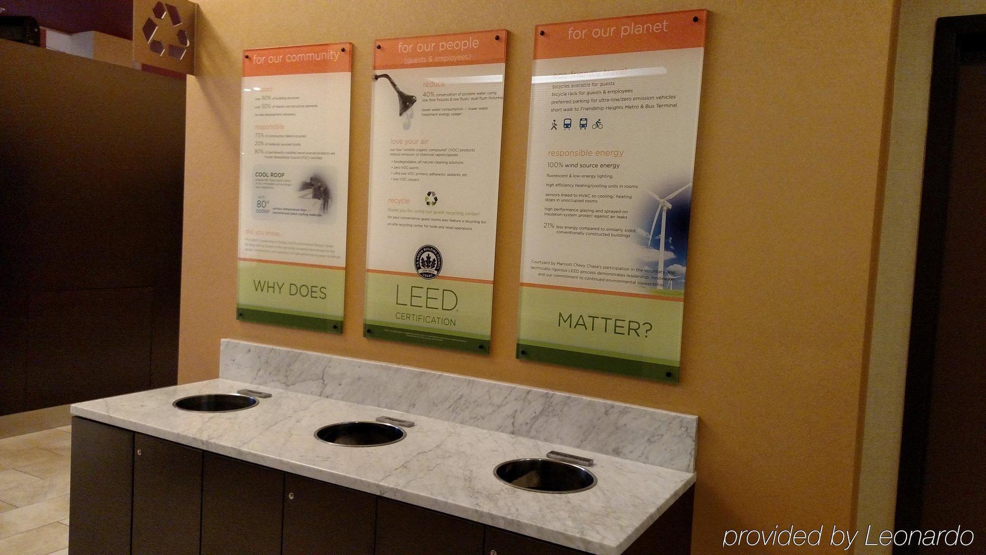 Hotel Courtyard By Marriott Chevy Chase 3*